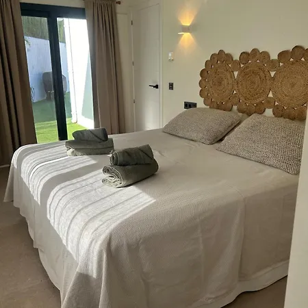 Pretty House 100 Metres From The