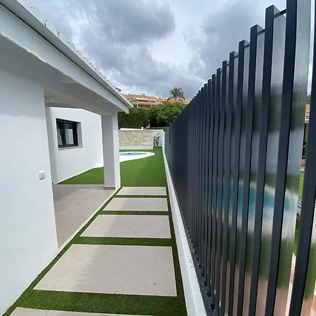 Pretty House 100 Metres From The